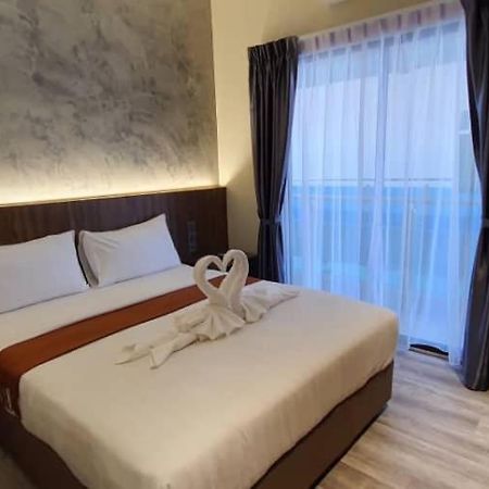Vista Hotel Tawau Esterno foto