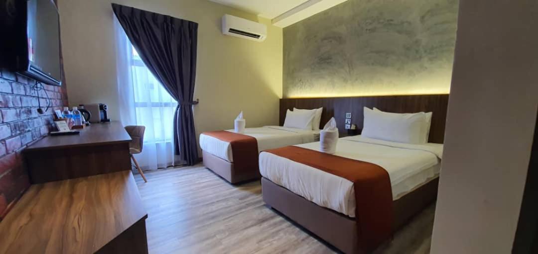 Vista Hotel Tawau Esterno foto