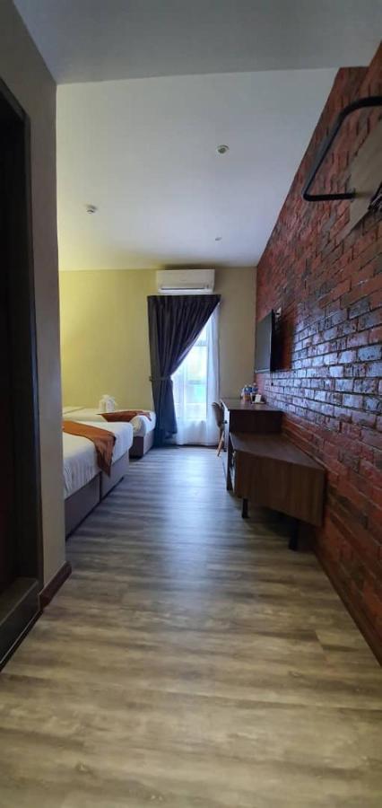 Vista Hotel Tawau Esterno foto