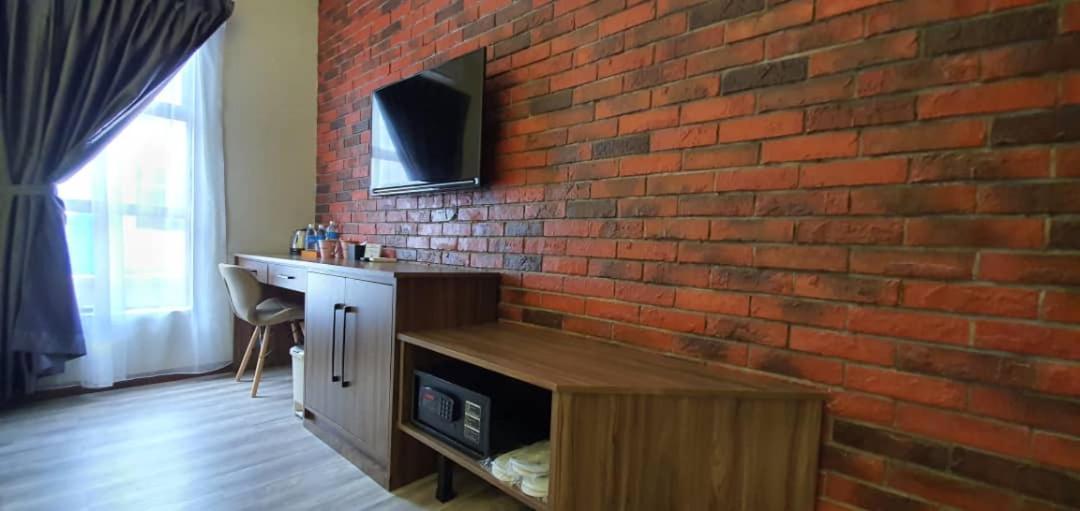 Vista Hotel Tawau Esterno foto