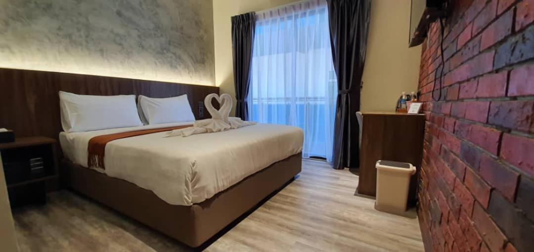 Vista Hotel Tawau Esterno foto