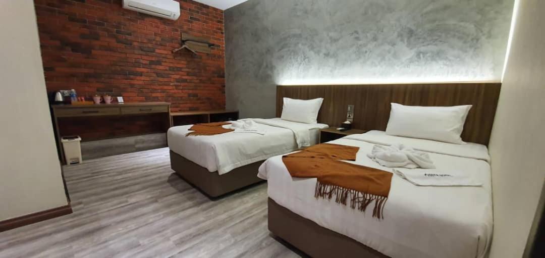 Vista Hotel Tawau Esterno foto